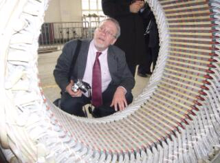 阿尔巴尼亚Energo-SAS 聘请德国专家和韩国三星公司专家来公司检测