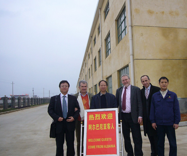 热烈欢迎阿尔巴尼亚客户来公司考察